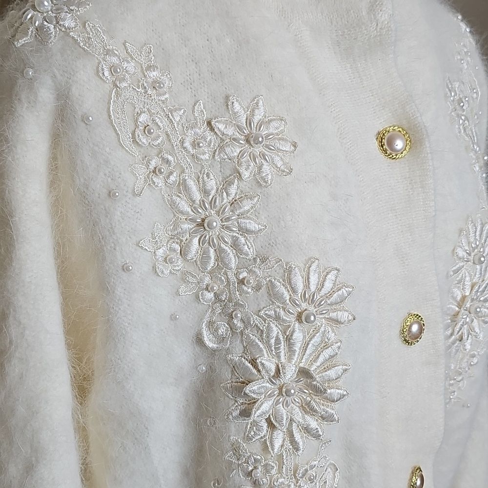 True Vintage 80s Angora Cream Sweater Cardigan 3D Floral, Pearl Gold Buttons - Picture 3 of 12